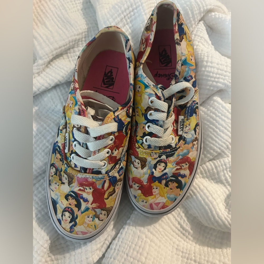 Kids Sz 3 Rare Disney Vans Sneakers Belle, Jasmine, Ariel, Cinderella, Aurora